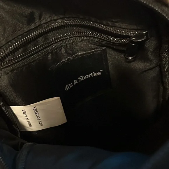 40’ꜱ & ꜱʜᴏʀᴛɪᴇꜱ ꜱɪᴅᴇ ʙᴀɢ - Picture 4 of 4